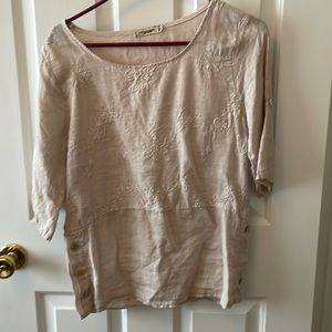 Lungo L’Arno 1/2 sleeve 100% Linen embroidered blouse. Small. Made in Italy nice